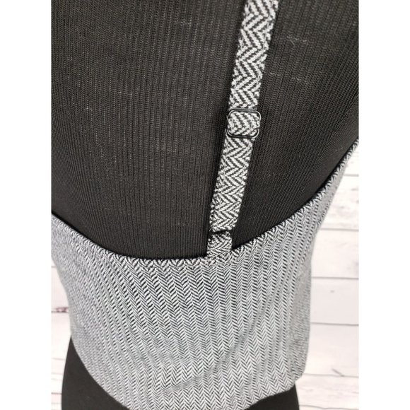 Popular Basic Women's Chevron Black White Cropped Fitted Tank Top Size Large - Picture 7 of 10